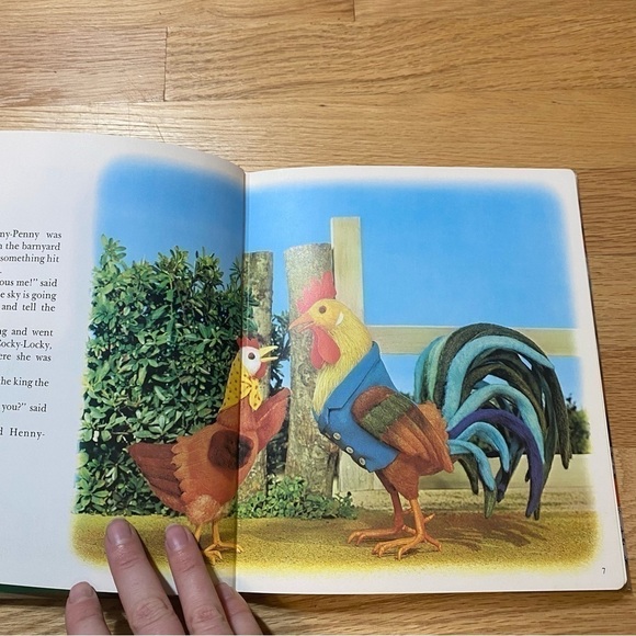 Vintage Puppet Treasure Book Nursery Tales Hardcover - Picture 5 of 5